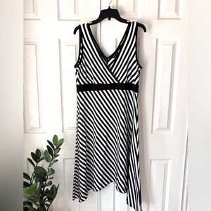 New York & Company Size XL Black and White Striped Midi Sleeveless Dress